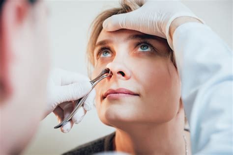 Leczenie polipów w nosie bez operacji może być skuteczne?